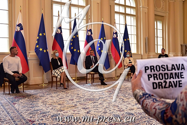 Borut Pahor je sprejel protestnike