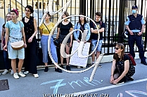 Protest pred ZDA ambasadom