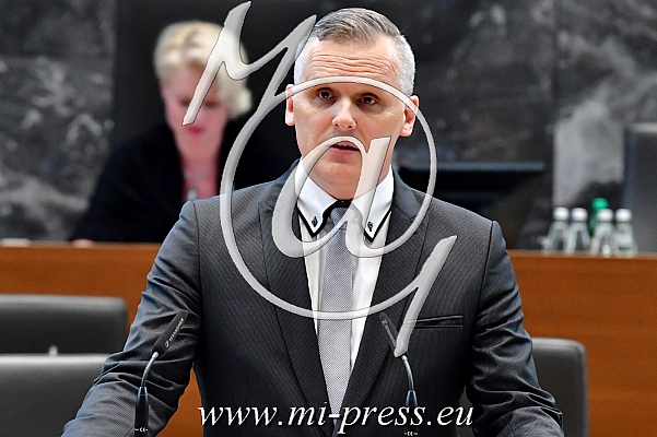 Bojan KUMER -minister za infrastrukturo Slovenije-
