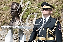 Odkritje spomenika Ivanu Cankarju v vojasnici na Vrhniki