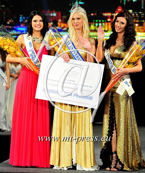 Urska BRACKO -Miss Universe Slovenia 2014- Dijana PURIC -prva spr.-, Gabriela LORANCIC -druga spr.-